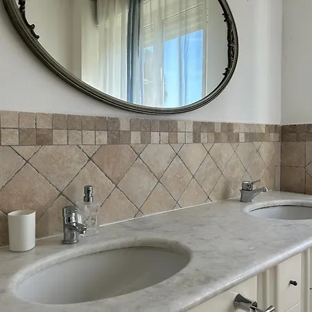 Sestaben - Flat With Parking Space, Simple And Spacious - Away From Traffic Apartment *