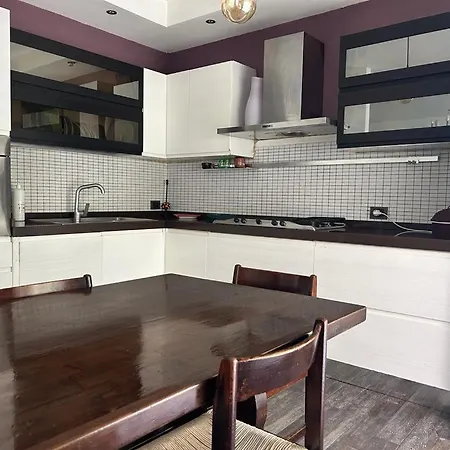 Sestaben - Flat With Parking Space, Simple And Spacious - Away From Traffic Apartment La Spezia